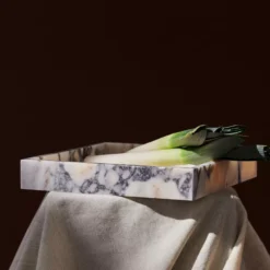 Aime Té Artifakt Dienblad 30x30 Travertin -Ales Woonaccessoires Winkel x886x886 aime t artifakt dienblad 30x301.jpg.pagespeed.ic .OepMId3auP