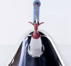 Alessi MG32 Elektrische Waterkoker Ivoor -Ales Woonaccessoires Winkel x886x886 alessi electric kettle azuurblauw detail.jpg.pagespeed.ic .kMMKkOf2vR