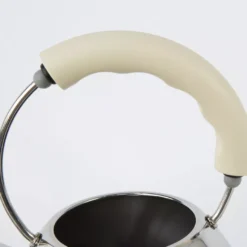 Alessi 9093 Fluitketel Zwart -Ales Woonaccessoires Winkel x886x886 alessi fluitketel detail 2.jpg.pagespeed.ic .LDdPp6pHHJ