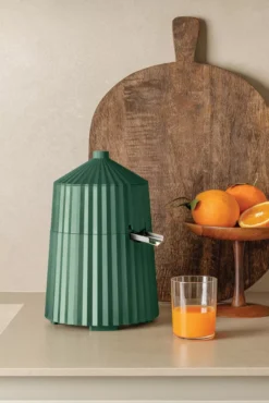 Alessi Plissé Juicer Citruspers Grijs -Ales Woonaccessoires Winkel x886x886 alessi pliss juicer citruspers11.jpg.pagespeed.ic .GdUNjhKSup 1