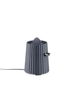Alessi Plissé Juicer Citruspers Grijs -Ales Woonaccessoires Winkel x886x886 alessi pliss juicer citruspers3.jpg.pagespeed.ic .4J0oITDSLh 1