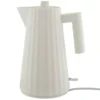 Alessi Plissé Waterkoker 1,7L Wit -Ales Woonaccessoires Winkel x886x886 alessi pliss waterkoker.jpg.pagespeed.ic .aBaqTEQuns
