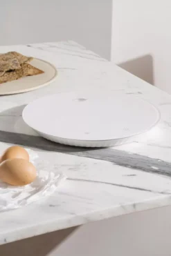 Alessi Plissé Weegschaal Zwart 10 Alessi Plissé Weegschaal Zwart -Ales Woonaccessoires Winkel x886x886 alessi pliss weegschaal5.jpg.pagespeed.ic .h4KiG PYmT