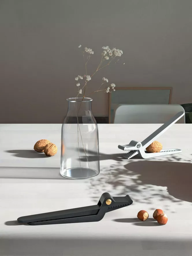 Alessi Sweetheart Notenkraker Zwart 6 Alessi Sweetheart Notenkraker Zwart - Afbeelding 4