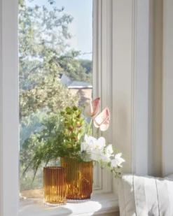 AYTM Folium Vaas Large Zwart -Ales Woonaccessoires Winkel x886x886 aytm folium vaas small4.jpg.pagespeed.ic .wfpZTgxcbR