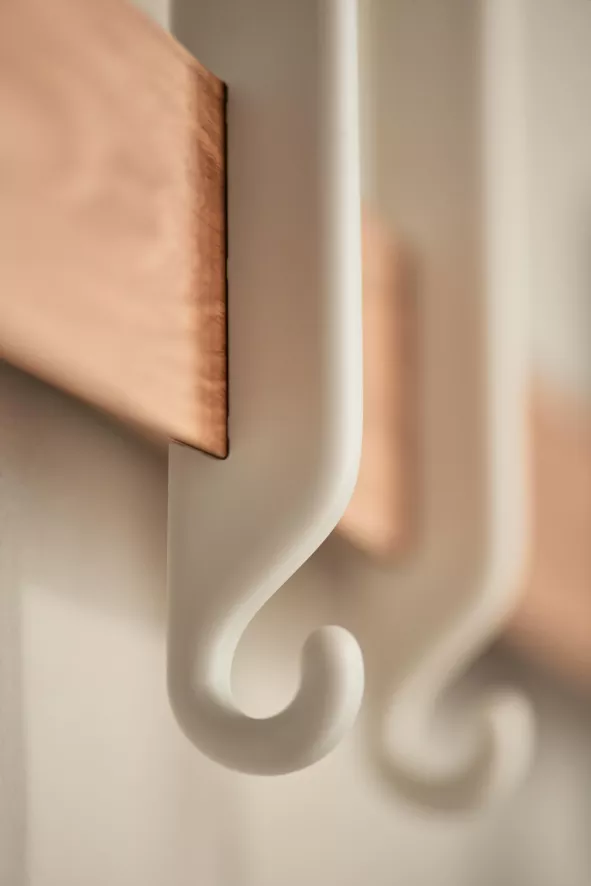 Bolia Nob Wand Kapstok 78cm Wit Gepigmenteerd Eiken 5 Bolia Nob Wand Kapstok 78cm Wit Gepigmenteerd Eiken - Afbeelding 3