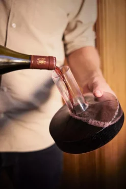 Ferm Living Ripple Wijn Karaf 1,1L Gerookt Glas -Ales Woonaccessoires Winkel x886x886 ferm living ripple wijn karaf 1 1l5.jpg.pagespeed.ic .dsfQI2 0jZ