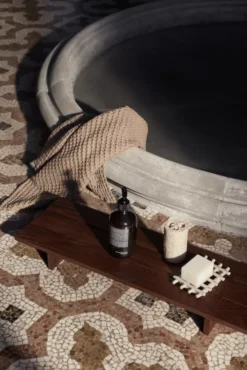 Ferm Living Tategu Dienblad 70x22 -Ales Woonaccessoires Winkel x886x886 ferm living tategu dienblad 70x22.jpg.pagespeed.ic .z7dtYpNAVH