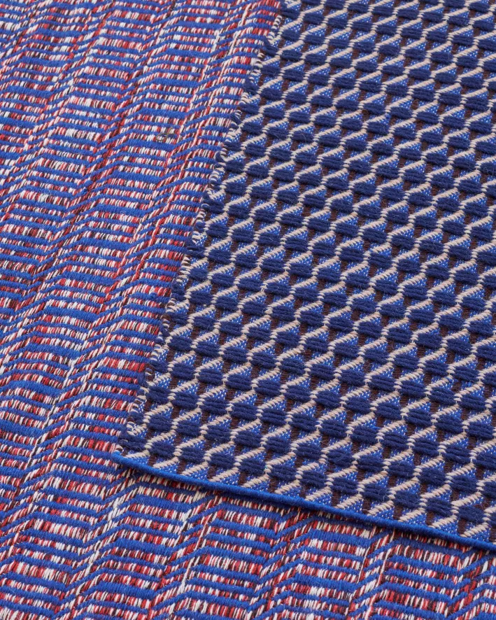 Hay Channel Vloerkleed 170x240 Blauw/wit 9 Hay Channel Vloerkleed 170x240 Blauw/wit - Afbeelding 7