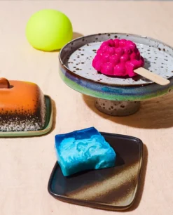 HKliving 70's Ceramic Botervloot Meteor -Ales Woonaccessoires Winkel x886x886 hkliving 70 s ceramic schaal op voet1.jpg.pagespeed.ic .x2liHaArtu