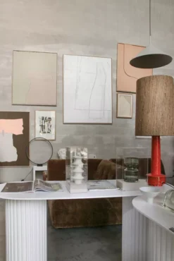 HKliving Abstract Schilderij 123x163 Brutalism White -Ales Woonaccessoires Winkel x886x886 hkliving acrylic display stolp4.jpg.pagespeed.ic .zdCzP0NR9E