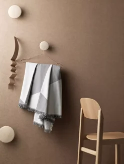 Muuto The Dots Haak 13cm Dark Green -Ales Woonaccessoires Winkel x886x886 muuto the dots haak 5 stuks7.jpg.pagespeed.ic .iw7lQLkm8S 4