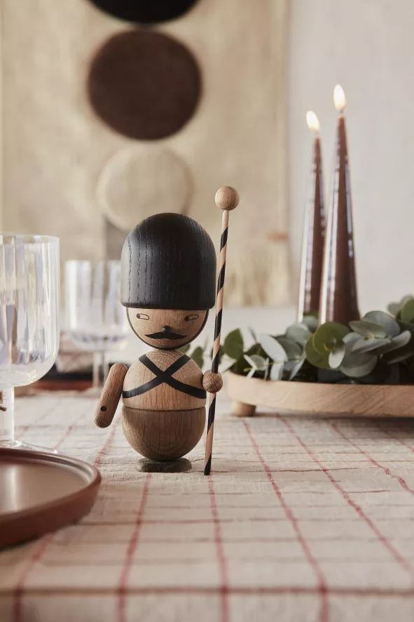 OYOY Inka Dienblad Ø30 Licht Eiken 7 OYOY Inka Dienblad Ø30 Licht Eiken - Afbeelding 5