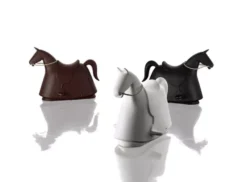 Magis Rocky Schommelpaard Zwart -Ales Woonaccessoires Winkel x886x886 rocky schommelpaard4.jpg.pagespeed.ic .cVP0B7nEgT