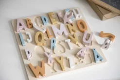 Sebra ABC Houten Puzzel Cotton Candy Pink -Ales Woonaccessoires Winkel x886x886 sebra abc houten puzzel7.jpg.pagespeed.ic .dyH5vTRM7j 1