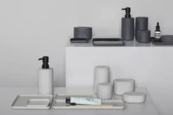 Serax Cose By Bertrand Lejoly Dienblad Small Donkergrijs 15 Serax Cose By Bertrand Lejoly Dienblad Small Donkergrijs -Ales Woonaccessoires Winkel x886x886 serax cose zeepdispenser11.jpg.pagespeed.ic .7r5AcyREug