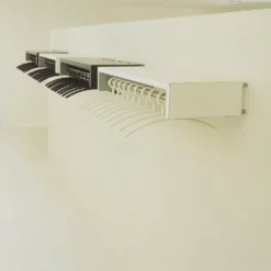 Van Esch Tubulus W Kapstok 100 Wit -Ales Woonaccessoires Winkel x886x886 van 8713147870000 80 tubulus wandgarderoberek wit sfeer4 600x600.jpg.pagespeed.ic .IywjA kZUZ