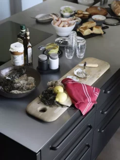 VIPP Vipp263 Peper- En Zoutmolenset 18 VIPP Vipp263 Peper- En Zoutmolenset -Ales Woonaccessoires Winkel x886x886 vipp vipp263 peper en zoutmolenset10.jpg.pagespeed.ic .DXtIsTcEGS