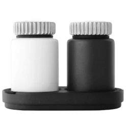 VIPP Vipp263 Peper- En Zoutmolenset 13 VIPP Vipp263 Peper- En Zoutmolenset -Ales Woonaccessoires Winkel x886x886 vipp vipp263 peper en zoutmolenset5.jpg.pagespeed.ic .2UthJ m5OR