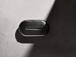 VIPP Vipp270 Broodtrommel Zwart -Ales Woonaccessoires Winkel x886x886 vipp vipp270 broodtrommel2.jpg.pagespeed.ic .F8bn3kx2vu