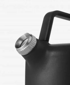 VIPP Vipp501 Waterkoker 17 VIPP Vipp501 Waterkoker -Ales Woonaccessoires Winkel x886x886 vipp vipp501 waterkoker4.jpg.pagespeed.ic .7SQoWjKAt