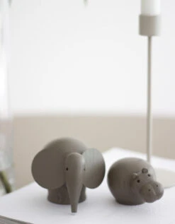 Woud Nunu Collectors Item Small Oak -Ales Woonaccessoires Winkel x886x886 woud nunu collectors item small2.jpg.pagespeed.ic .wZu9cbTvZ