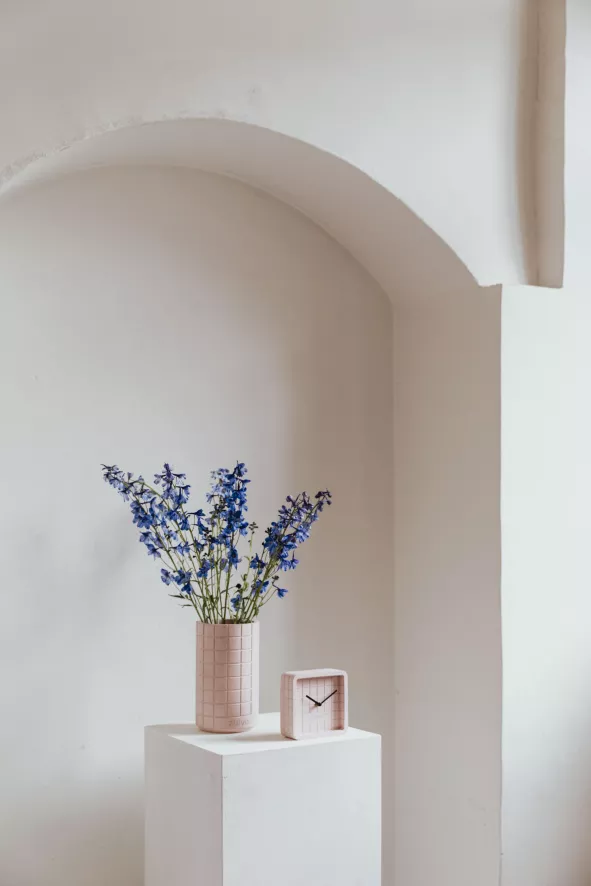 Zuiver Cute Klok Beton Roze 12 Zuiver Cute Klok Beton Roze - Afbeelding 10